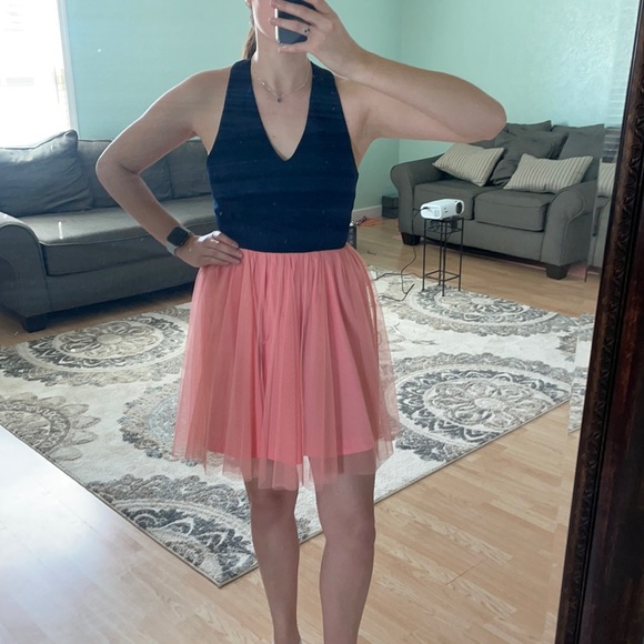 Dress - Picture 4 of 5